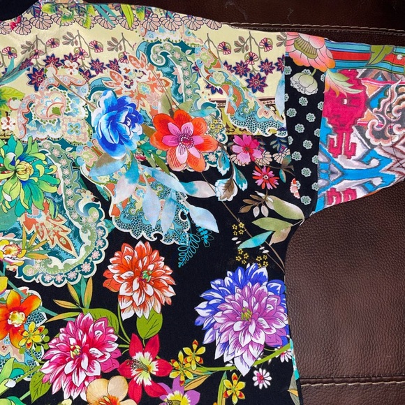 Johnny Was 100% Sill Black Floral Crewneck Short Sleeved Tee - Picture 14 of 16